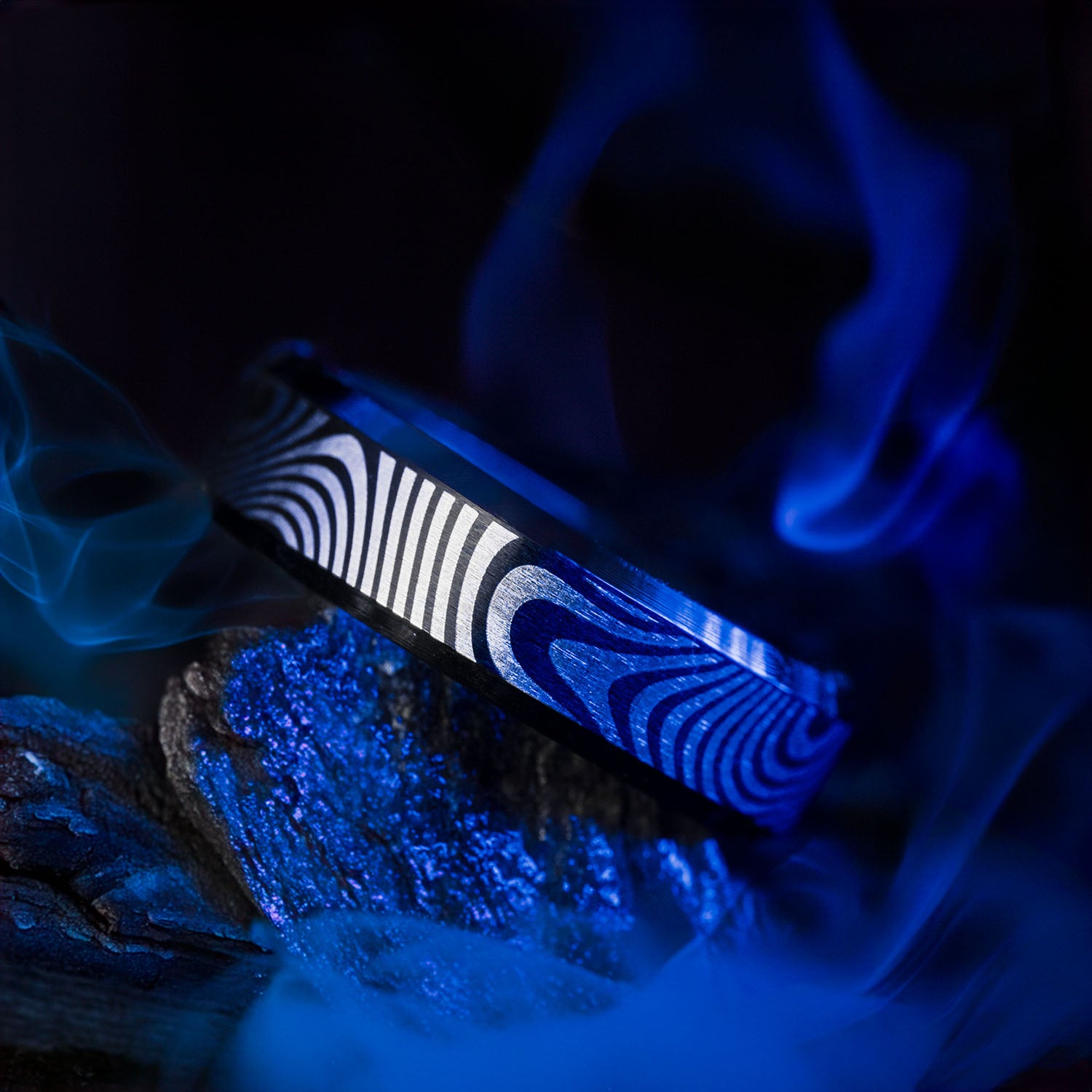 Damascus Beveled Ring Black