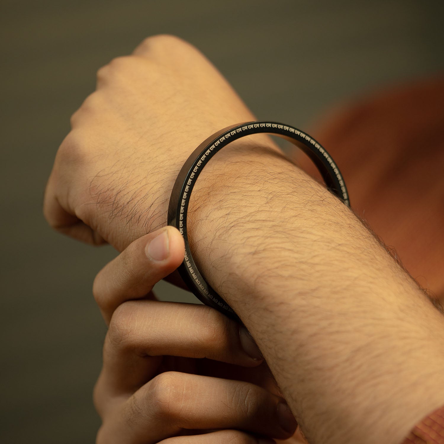 Ram MicroCarved Classic Round Kada Black