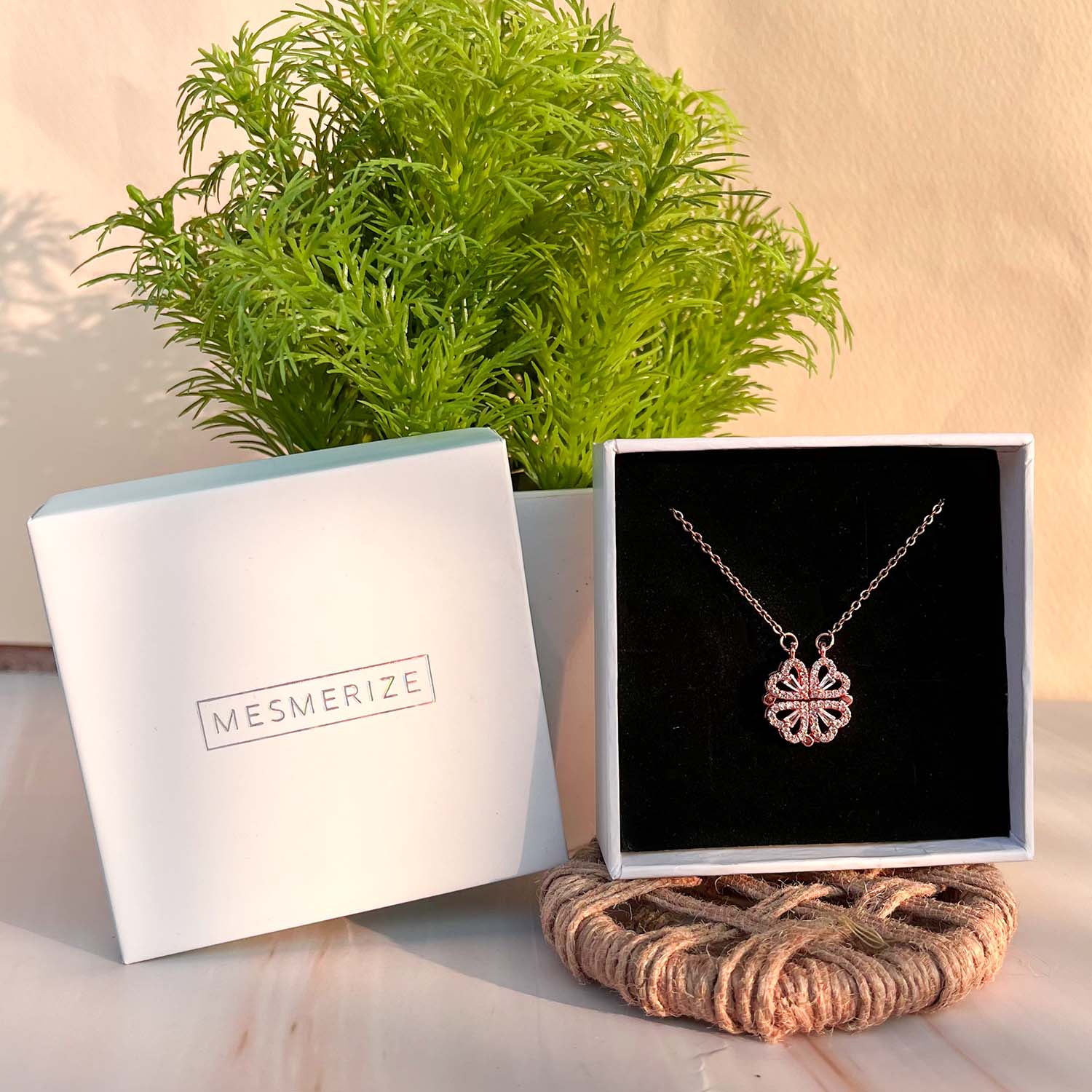 W Premium Jewellery Necklace Clover Magnetic Rose Gold