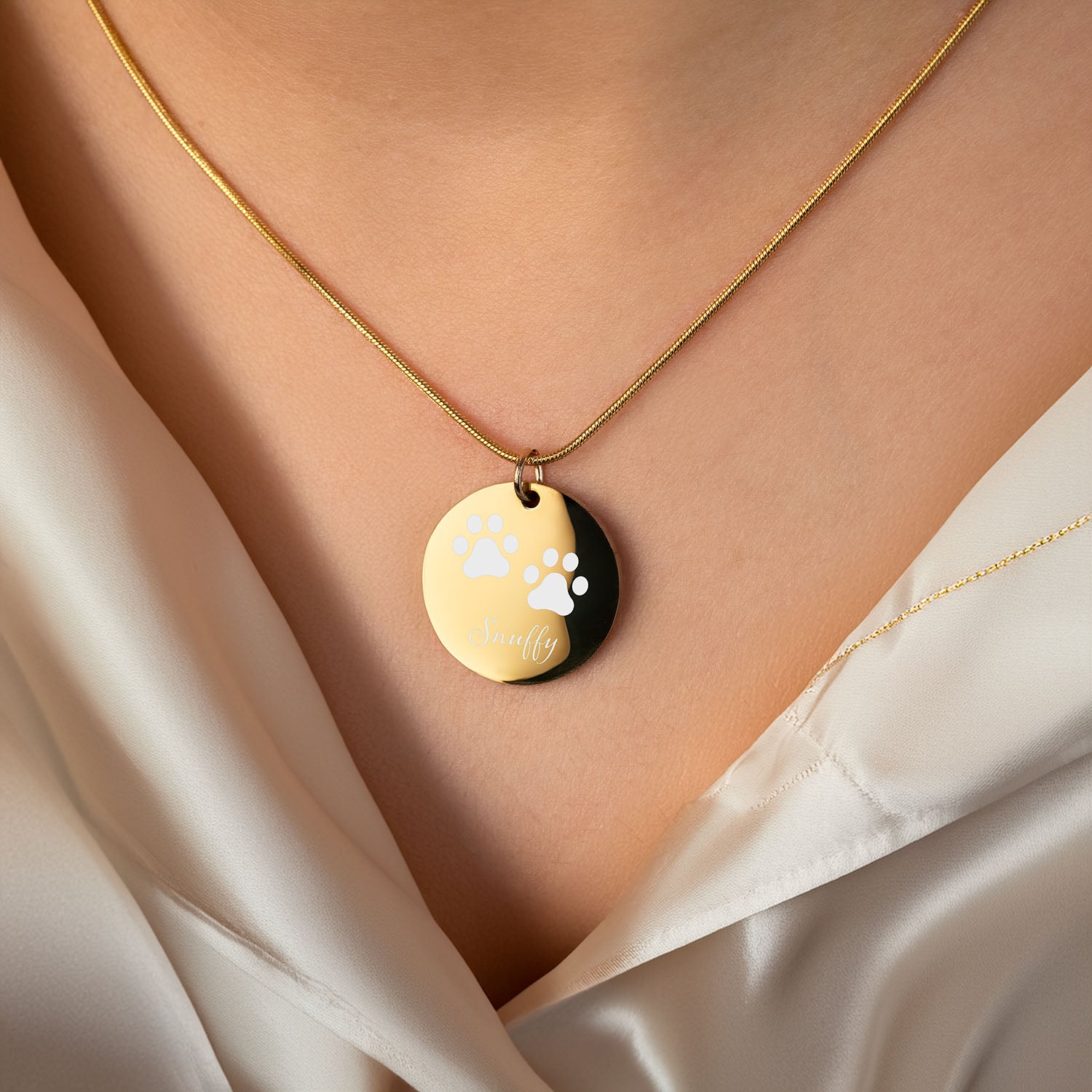 Cat Paw Circle Necklace Gold